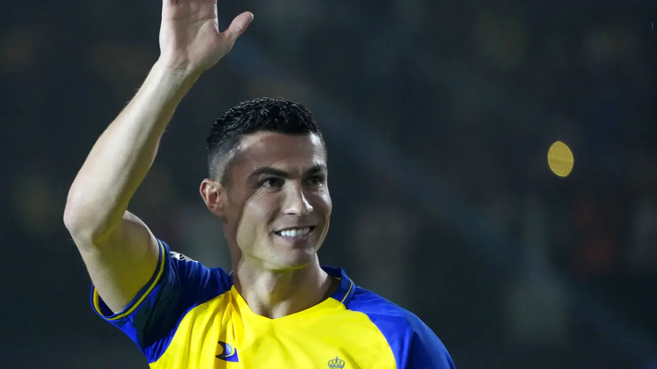 FOTO Cristiano Ronaldo Resmi Jadi Pemain Baru Al-Nassr