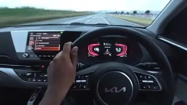 Interior KIA KY Carens