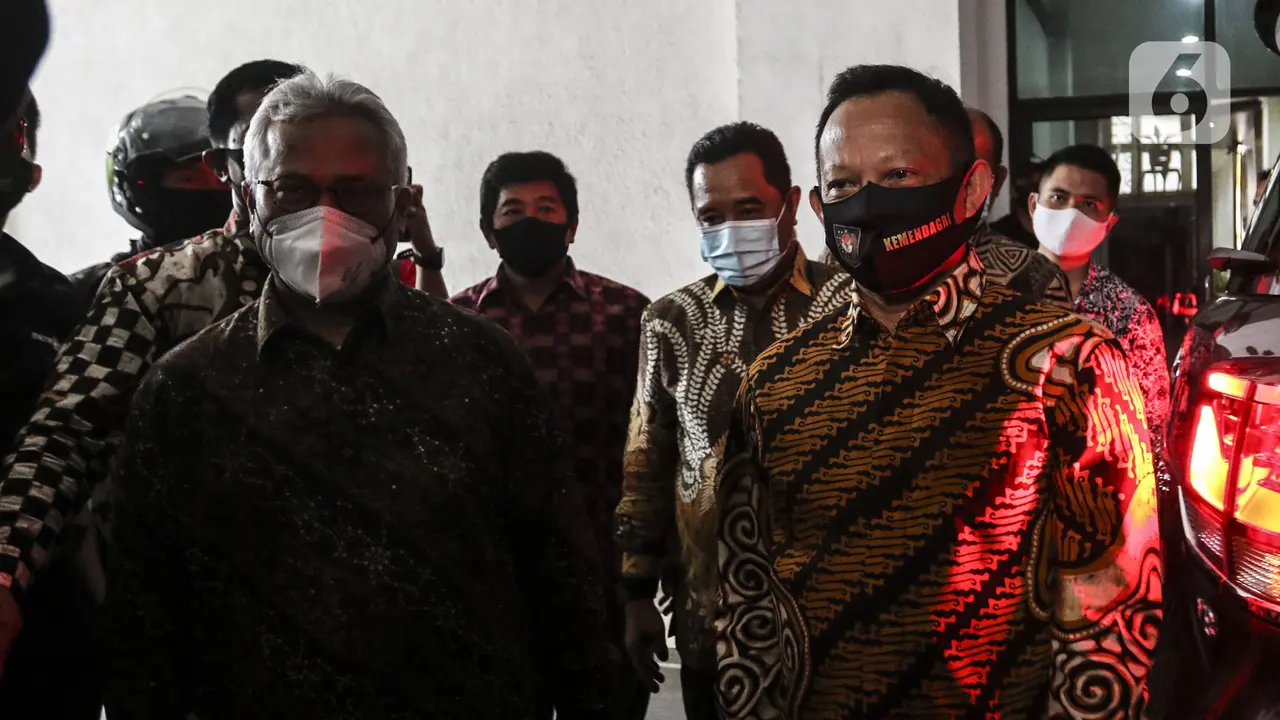 FOTO: Mendagri Tito Karnavian Sambangi KPU