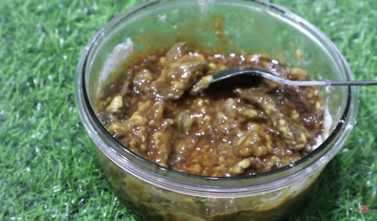 <b>Bumbui Daging yang Sudah Direbus</b>