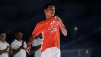 Pemain sayap Riko Simanjuntak dalam acara launching Persija Jakarta di Stadion Utama Gelora Bung Karno, Minggu (23/2/2020). (Bola.com/Muhammad Iqbal Ichsan)