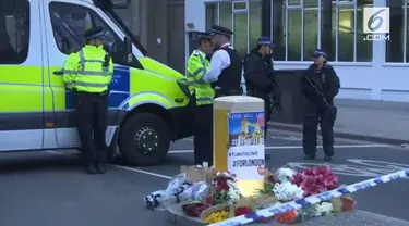 Dua hari pasca-serangan teror di london bridge, polisi terus melakukan patroli.