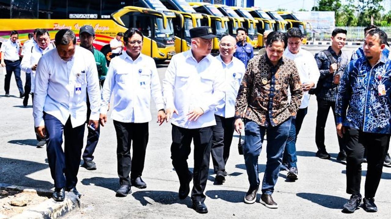 Menhub Dudy Pastikan Keamanan Transportasi Banjarmasin, Pelabuhan Tersibuk di Kalimantan Turut Diperiksa!