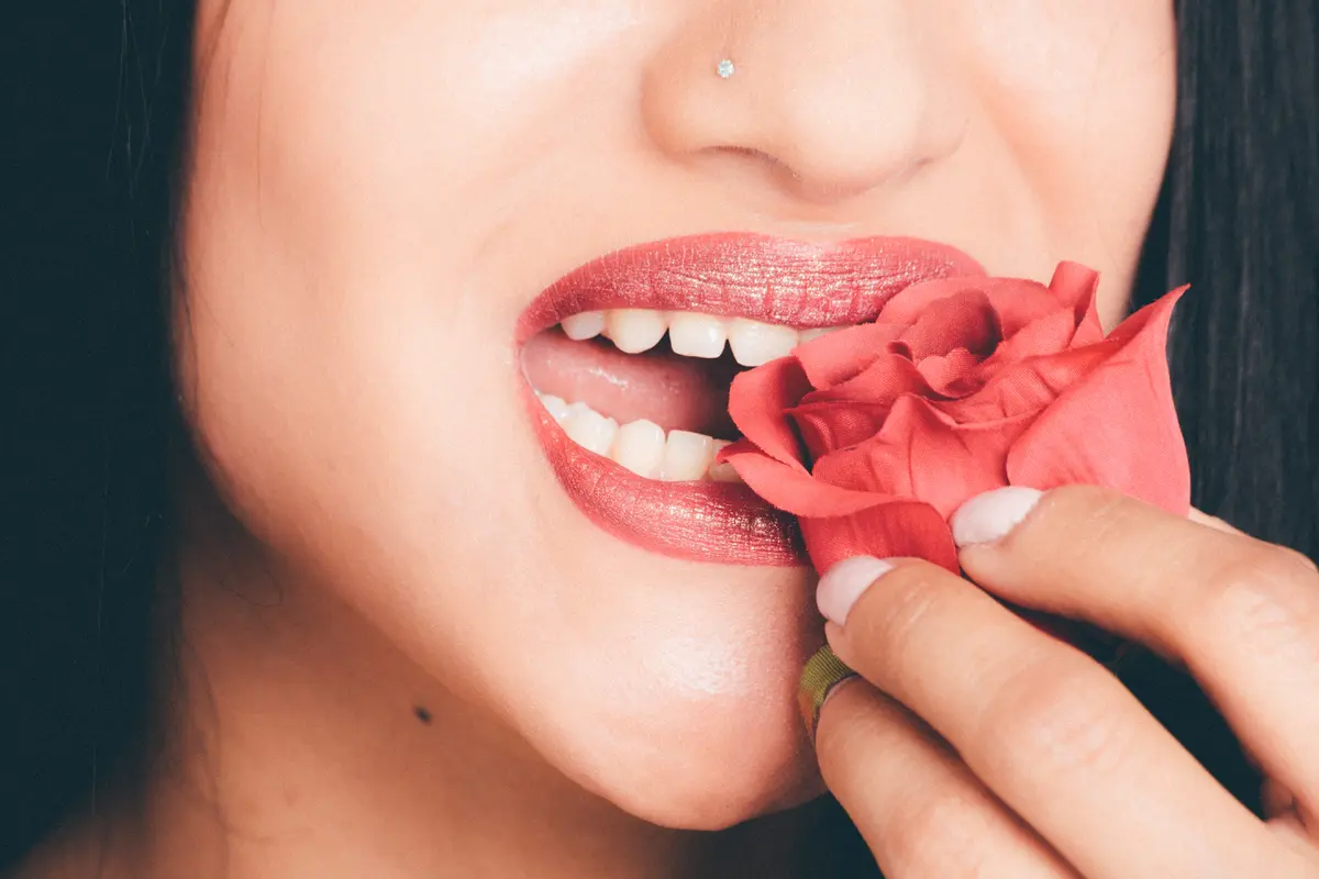 Cara Membuat Lip Balm dengan Air Mawar, Dapatkan Bibir Cerah dan Sehat