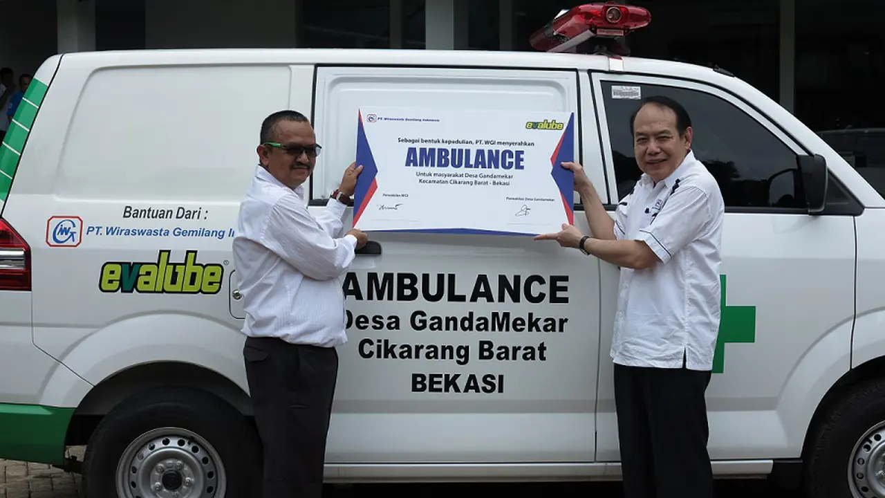 CSR Evalube Donasikan Ambulance untuk Warna Cikarang Barat