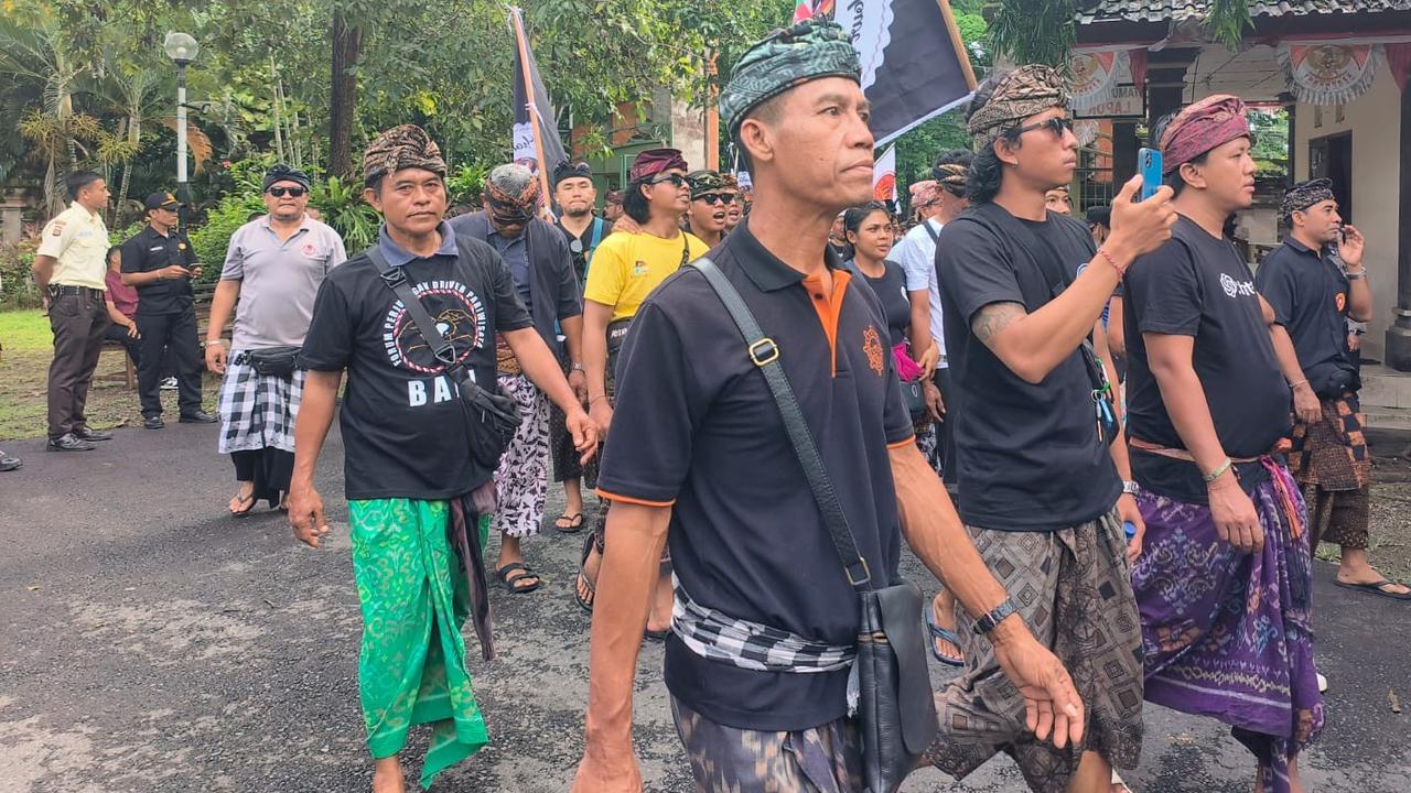 Jerit Warga Bali Sulit Cari Makan di Tanah Sendiri