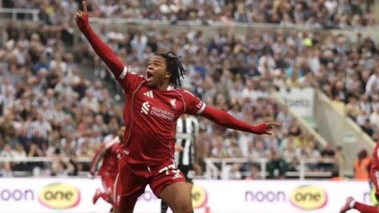 Arne Slot Isyaratkan Rio Ngumoha Siap Jadi Starter Liverpool Kontra PSG