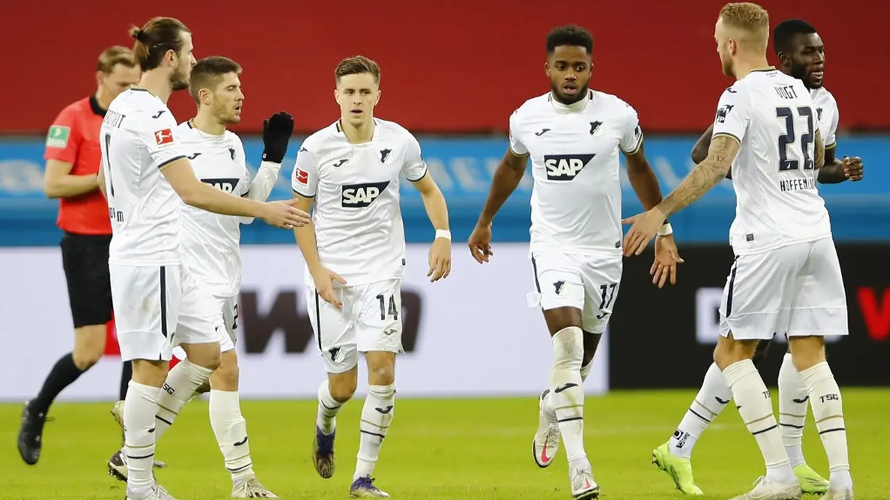 FOTO: Taklukkan Hoffenheim, Bayer Leverkusen Geser Bayern Munchen dari Puncak Klasemen