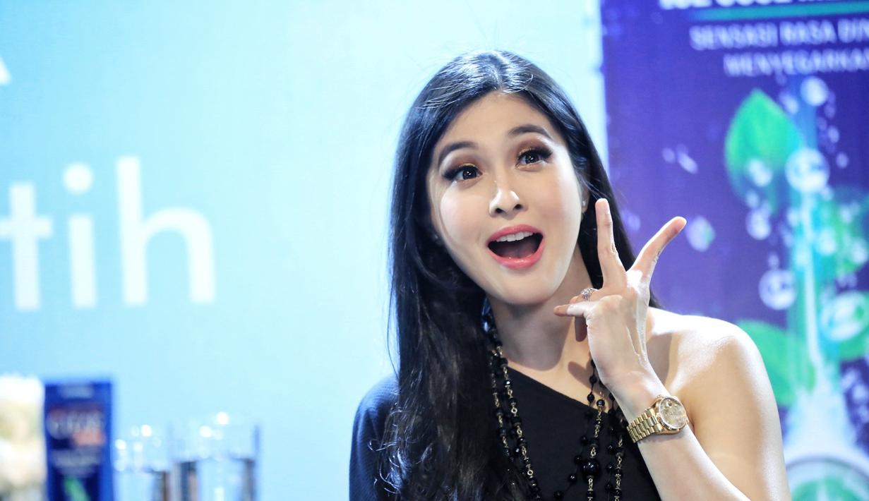 Jarang Ke Salon Apa Rahasia Rambut Indah Sandra Dewi Photo