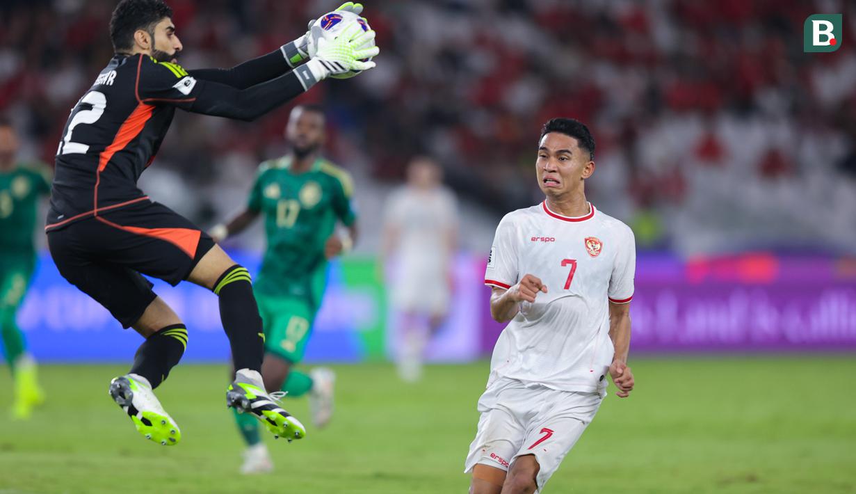 Marselino Ferdinan berhasil cetak brace menghadapi Arab Saudi di Stadion Utama Gelora Bung Karno, Selasa 19 November 2024. (Bola.com/M Iqbal Ichsan)