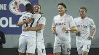 Rasmus Hojlund dari Napoli merayakan setelah mencetak gol dalam laga Serie A antara Fiorentina dan Napoli di Stadion Artemio Franchi, Florence, Italia, Sabtu, 13 September 2025. (Massimo Paolone/LaPresse via AP)