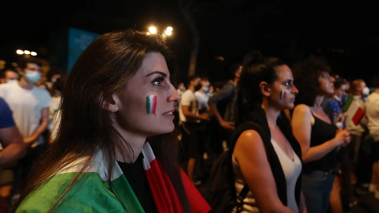 Foto Piala Eropa: Seger, Suporter Cantik Timnas Italia di Laga Perdana Euro 2020