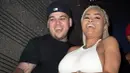 Usai putus dari Rob Kardashian, Chyna sendiri sempat berkencan dengan PlayBoi Carti (21) dan Mechie (24). (ET Online)