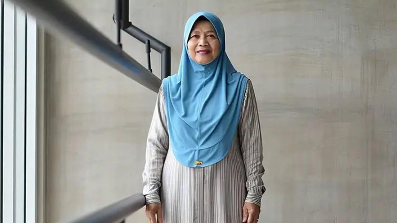 8 Model Gamis Terbaru untuk Usia 60-an, Tampil Modis dan Nyaman Sepanjang Hari
