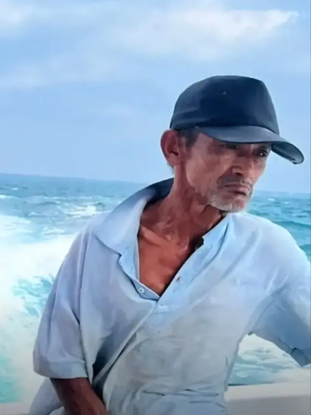 Surakman hilang kontak bersama dua awak kapal dan lima jurnalis di Selat Sunda pada Senin, 7 September 2026 .