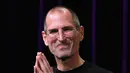 Steve Jobs tak punya rumah   saat kuliah. Ia bahkan   mengembalikan botol cola untuk   menambah biaya. (JUSTIN SULLIVAN   / GETTY IMAGES NORTH AMERICA /   AFP)