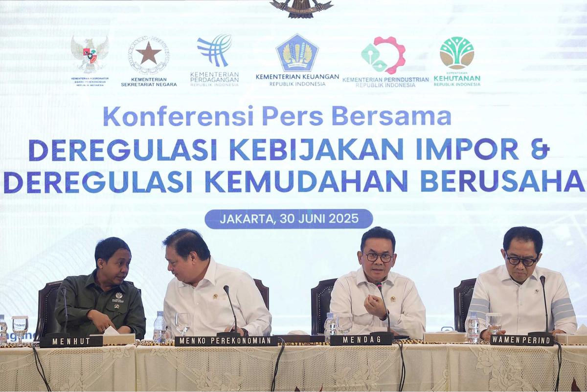 FOTO: Pemerintah Longgarkan Impor 10 Komoditas, Dari Produk Kehutanan hingga Alas Kaki