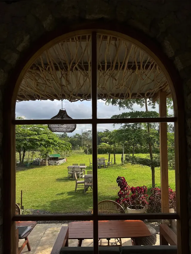 Tempat makan enak di Sleman Jogja yang seru buat nongkrong, OPPIO Yogyakarta.