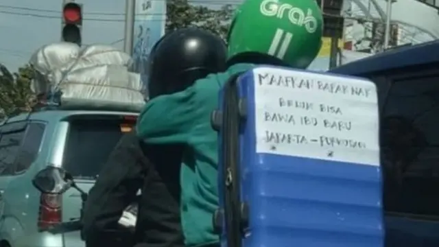 6 Potret Nyeleneh Driver Ojol dan Penumpangnya Ini Bikin Ngakak