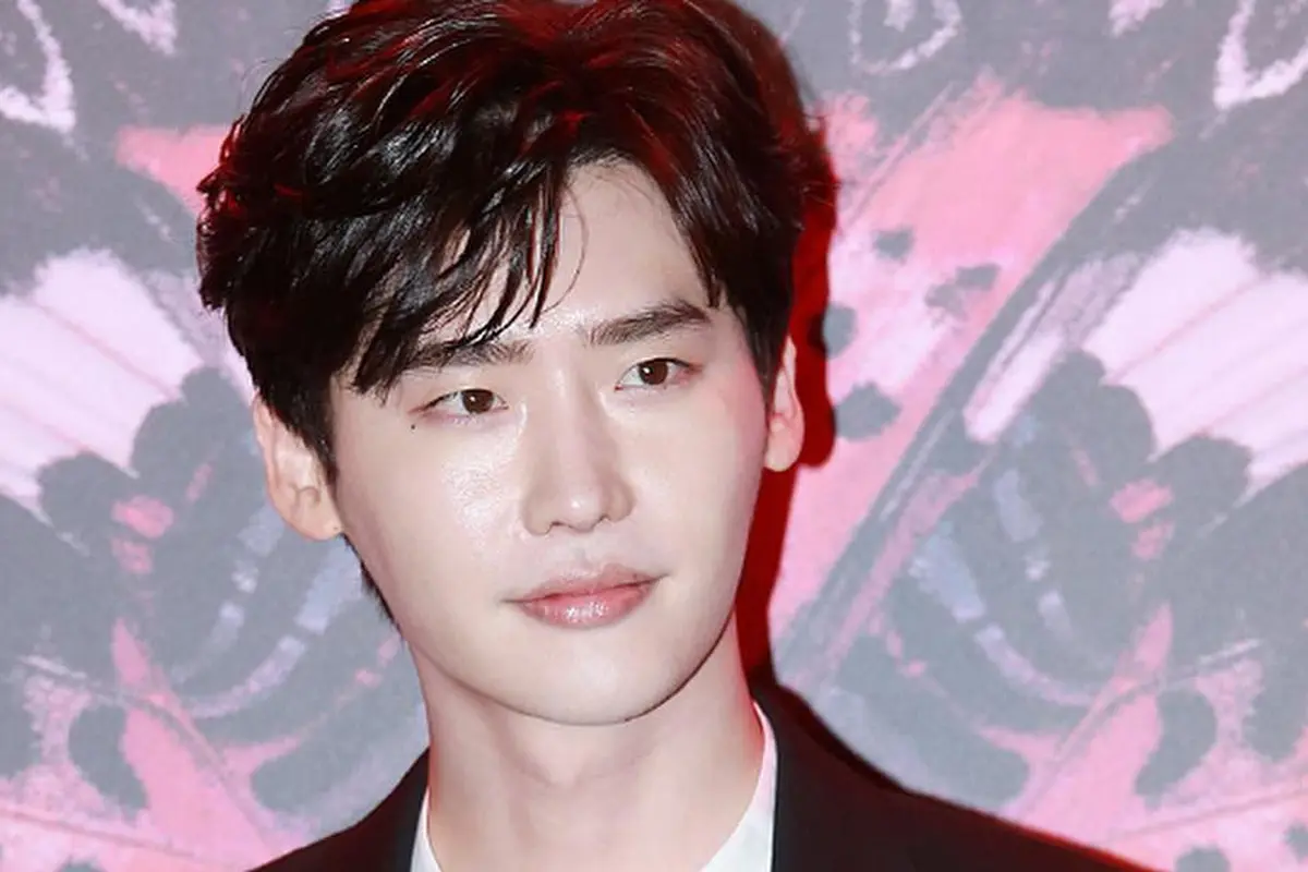 Lee Jong Suk