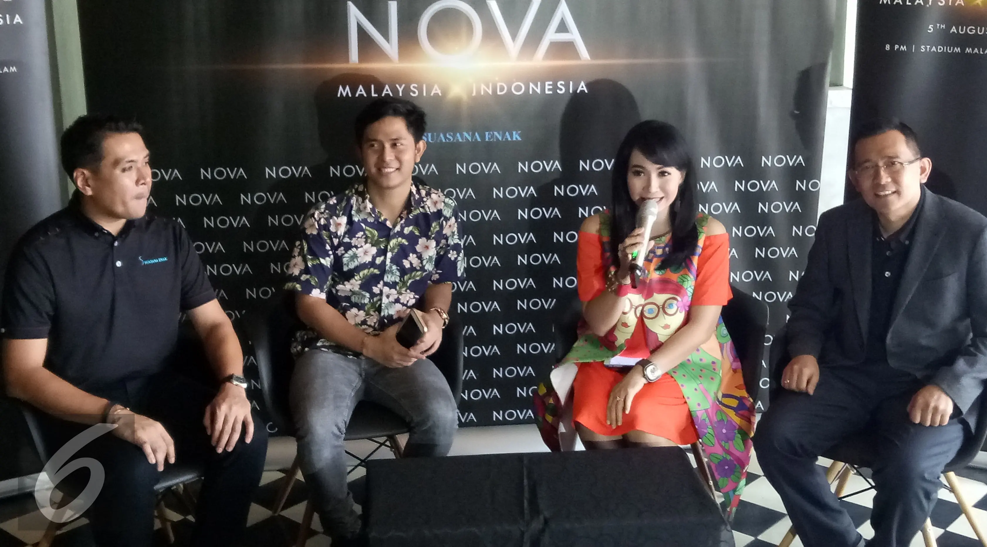 Suasana konfrensi pers Konser Nova 2017 yang dihadiri Cakra Khan dan Putri Putri beserta Dato’ Abdul Rahim Al Haj dari perwakilan Suasana Enak. (Ferry Noviandi/Liputan6.com)