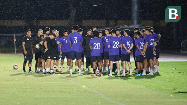 Foto: Filipina Siap Bikin Kejutan untuk Timnas Indonesia di Laga Penentu Piala AFF 2024, Berlatih di Bawah Guyuran Hujan