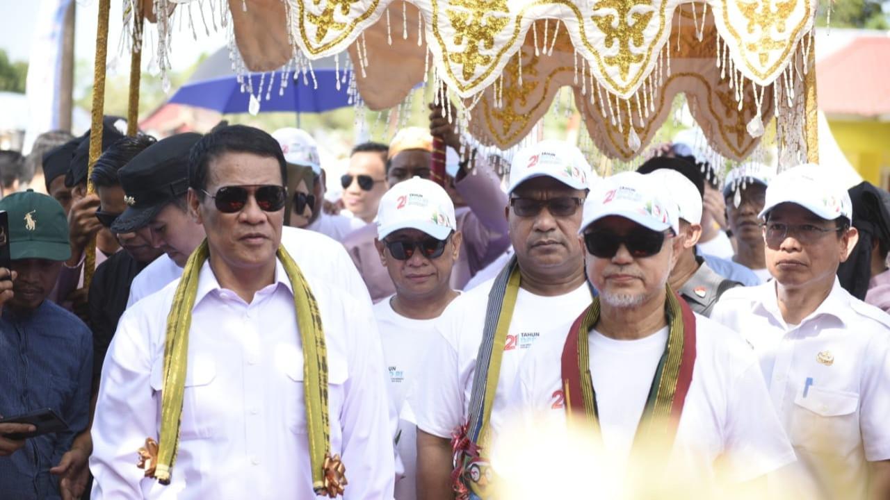 Mentan Andi Amran Sulaiman saat menghadiri tanam jagung bersama Dewan Perwakilan Daerah RI