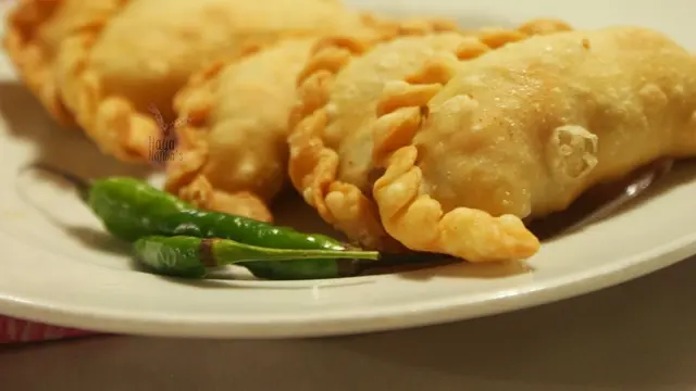 [Bintang] Merindu Masa 90an Sambil Menyantap Pastel Lezat, Ini Resepnya!