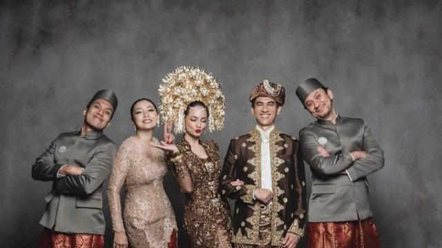 8 Potret Gaya Artis yang Hadir di Pernikahan Enzy Storia, Ada Desta hingga Natasha Rizky