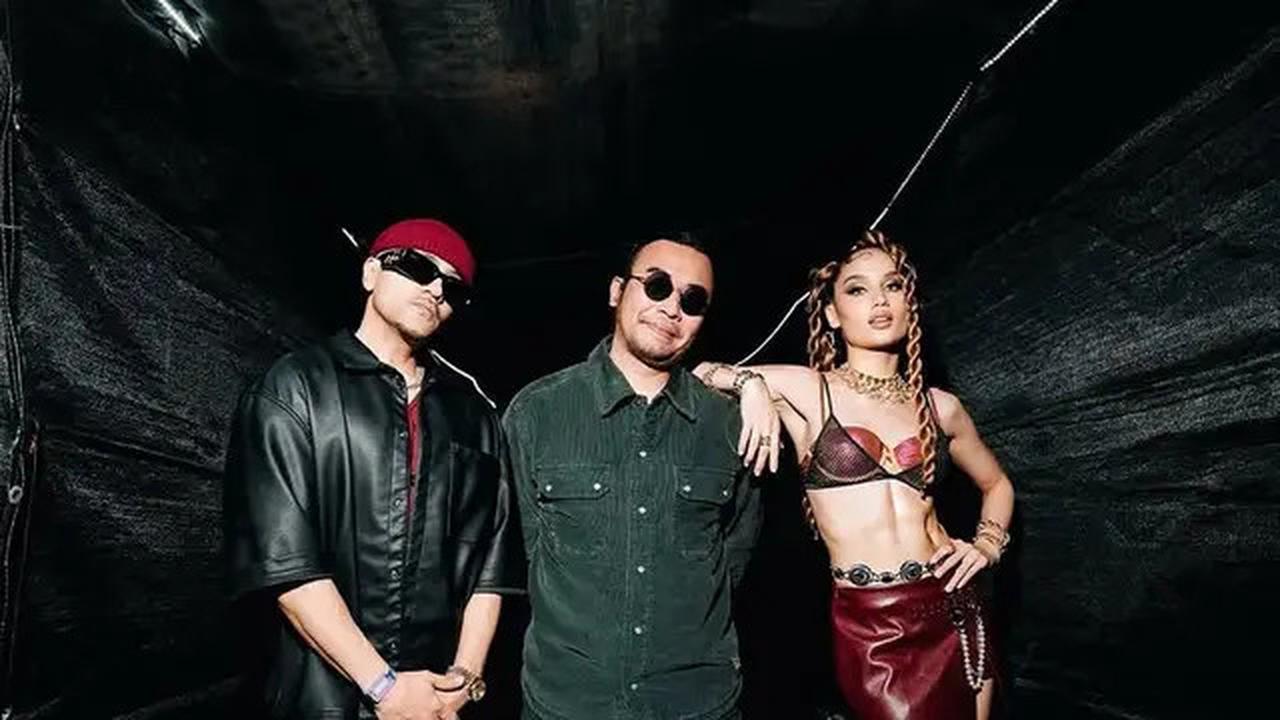 6 Gaya Cinta Laura Kenakan Double Bra saat Tampil di Panggung DWP 2024