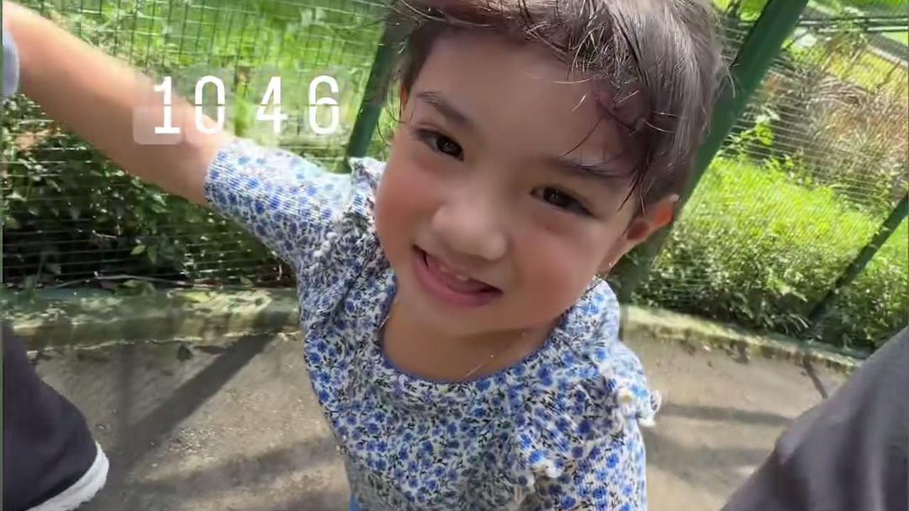 Ditinggal Irish Bella ke Belgia, 7 Potret Air Rumi dan Ara Ditemani Liburan Anak Haldy Sabri - Sweet Banget