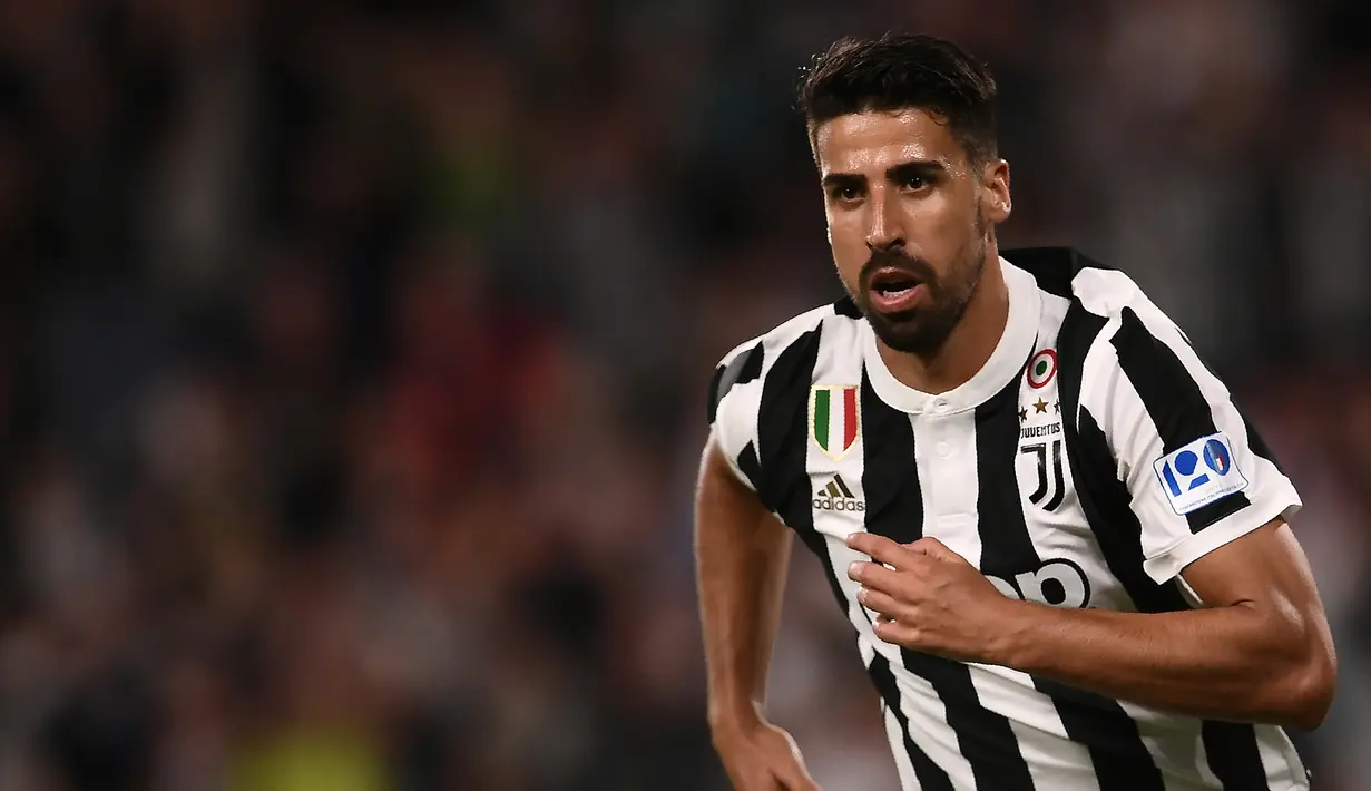 4. Sami Khedira - Kontribusi Kheidira bagi Juventus sangat minim di musim ini karena lebih sering menghabiskan waktunya di ruang perawatan. Juventus kabarnya siap memutus kontrak Khedira bersama yang akan habis pada musim depan. (AFP/Marco Bertorello)