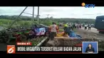 Sungai Baukama yang meluap merendamkan permukiman warga Belu, Nusa Tenggara Timur.