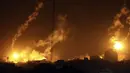 Israel telah membalas serangan Hamas pada 7 Oktober lalu, dengan serangan udara dahsyat ke daerah kantong pesisir, yang merupakan rumah bagi 2,3 juta warga Palestina. (AP Photo/Abed Khaled)