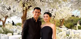 pasangan ini kini tampil bersama di hadapan publik saat menghadiri pernikahan Justin Hubner dan Jennifer Coppen. [@pratamaarhan].