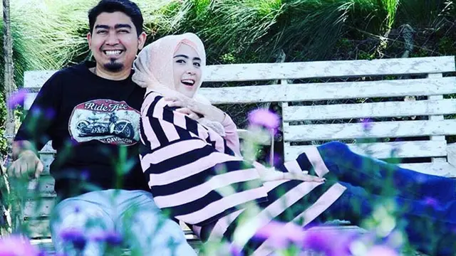 Ustaz Solmed dan April Jasmine