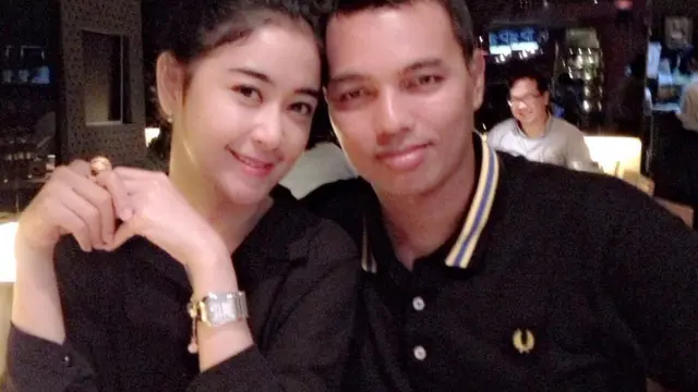 Selalu Tampil Mesra dengan Suami
