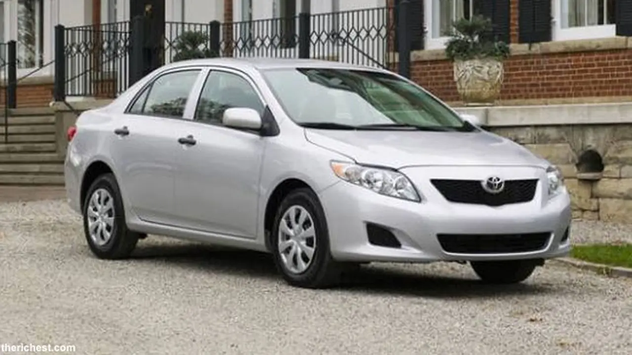mobil-ditarik-toyota-6,6juta-131129d.jpg