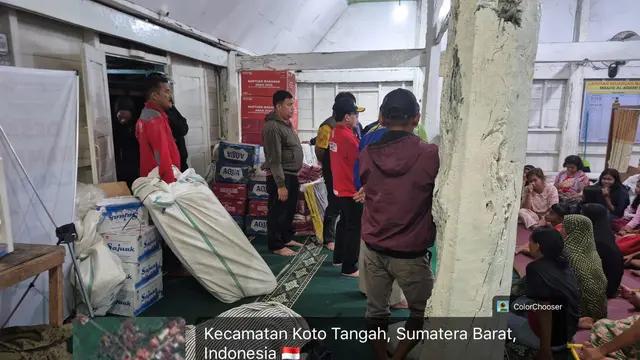Kemensos Salurkan Bantuan Korban Banjir Bandang di Kota Padang