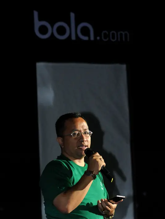 HOO Bola.com, Darojatun memberikan sambutan saat peluncuran portal berita olahraga online Bola.com di Jakarta, Selasa (28/4/2015). (Liputan6.com/Helmi Fithriansyah)