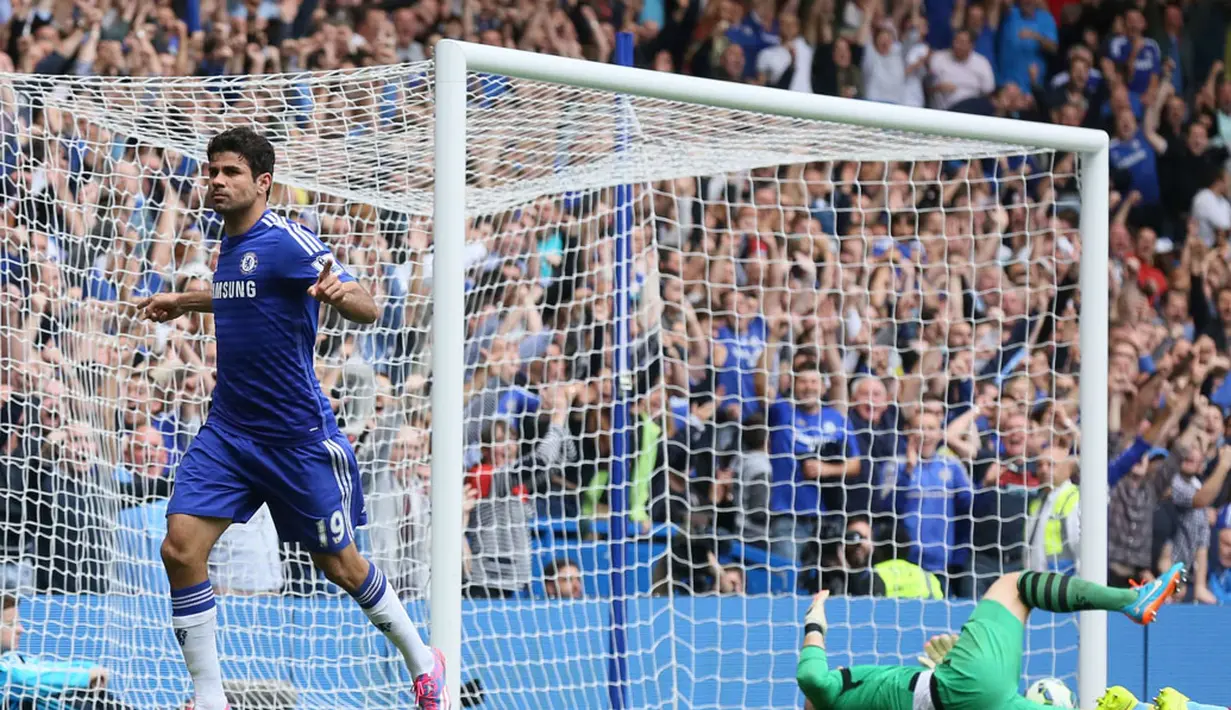 Pemain depan Chelsea, Diego Costa, merayakan golnya ke gawang Aston Villa di laga lanjutan Liga Primer Inggris di Stadion Stamford Bridge, London, (27/9/2014). Chelsea unggul 3-0 atas Aston Villa. (REUTERS/Paul Hackett)