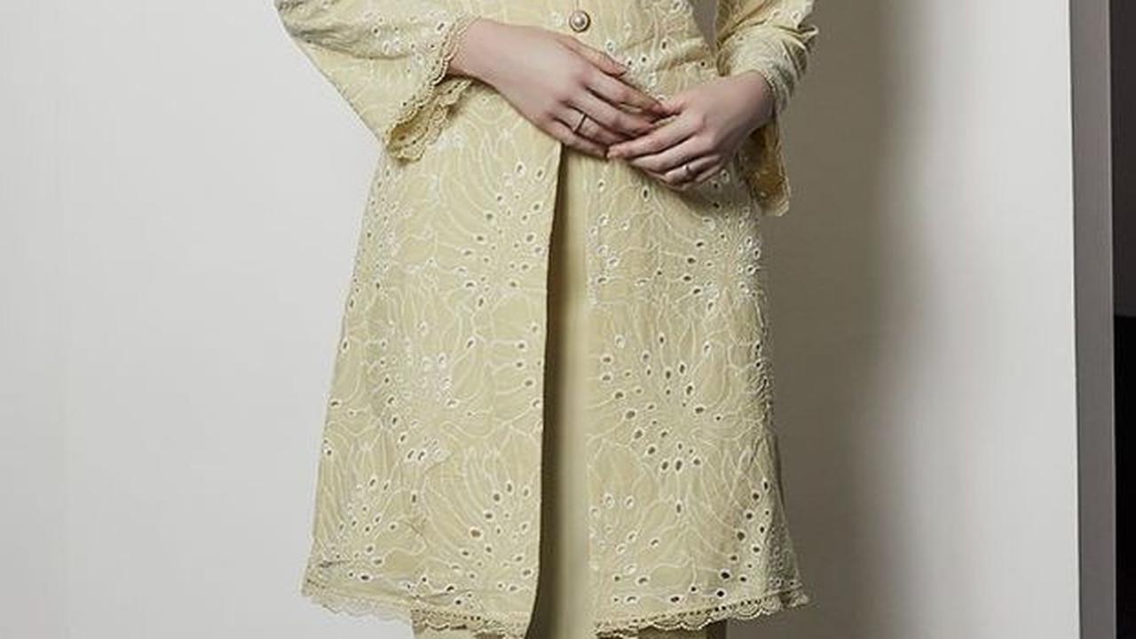 <b>Baju Kurung Model A-Line</b>