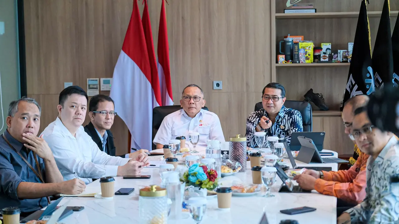 Menteri Ekraf Teuku Riefky Harsya menerima audiensi Kepala BRIN Laksana Tri Handoko