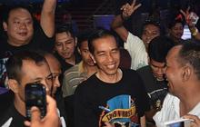 Berkaos GNR, Jokowi bergoyang di konser Guns N Roses