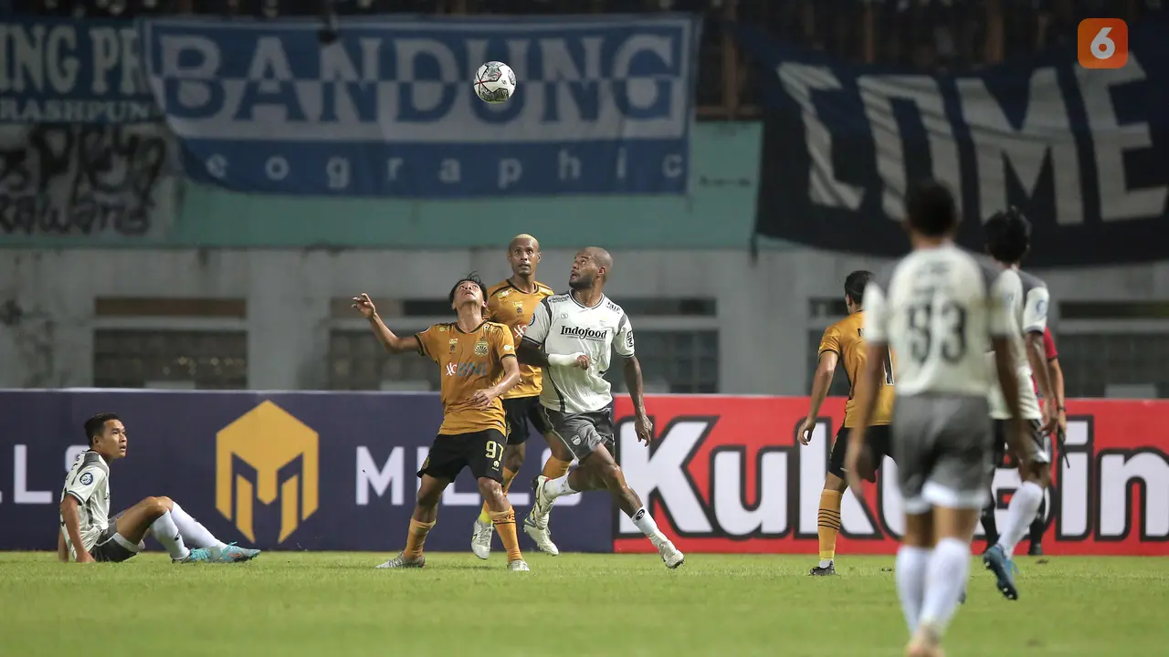 Persib Bandung vs Bhayangkara FC di BRI Liga 1