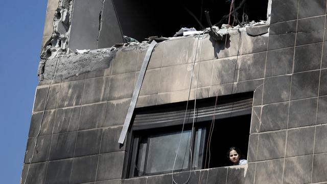 Kerusakan akibat serangan Israel ke Suriah. (AP/Omar Sanadiki)