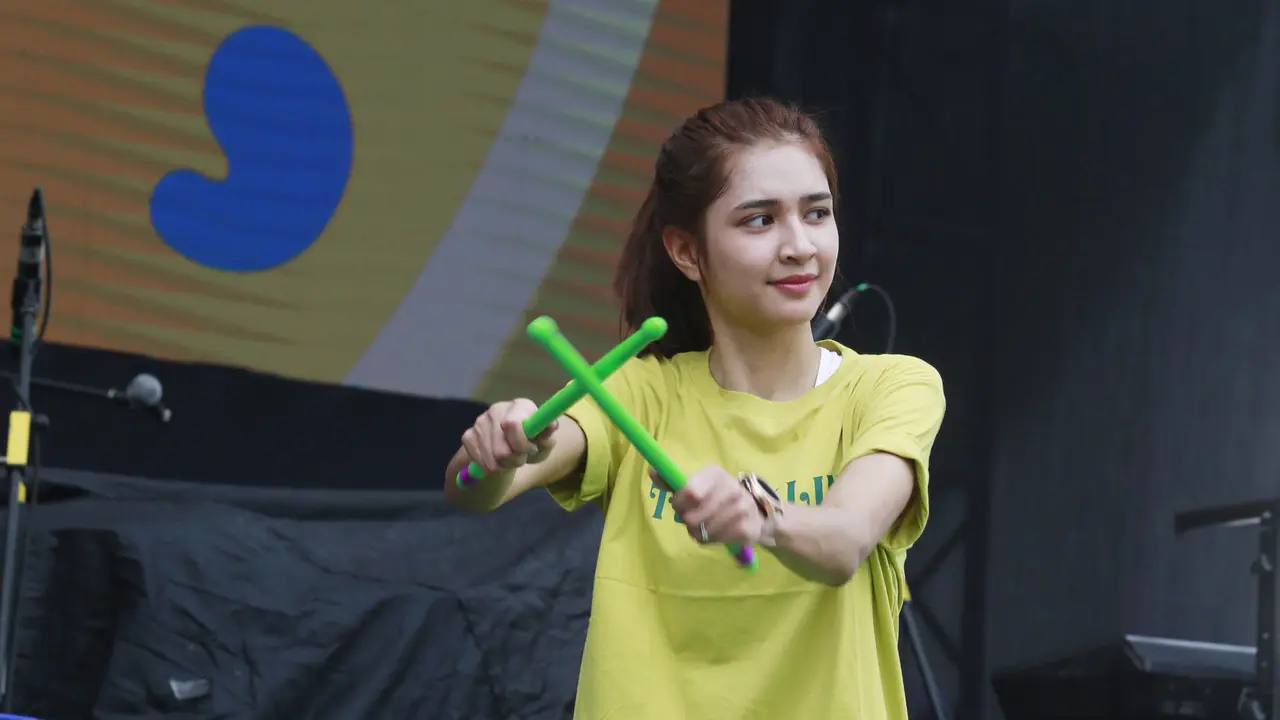 [Fimela] Mikha Tambayong