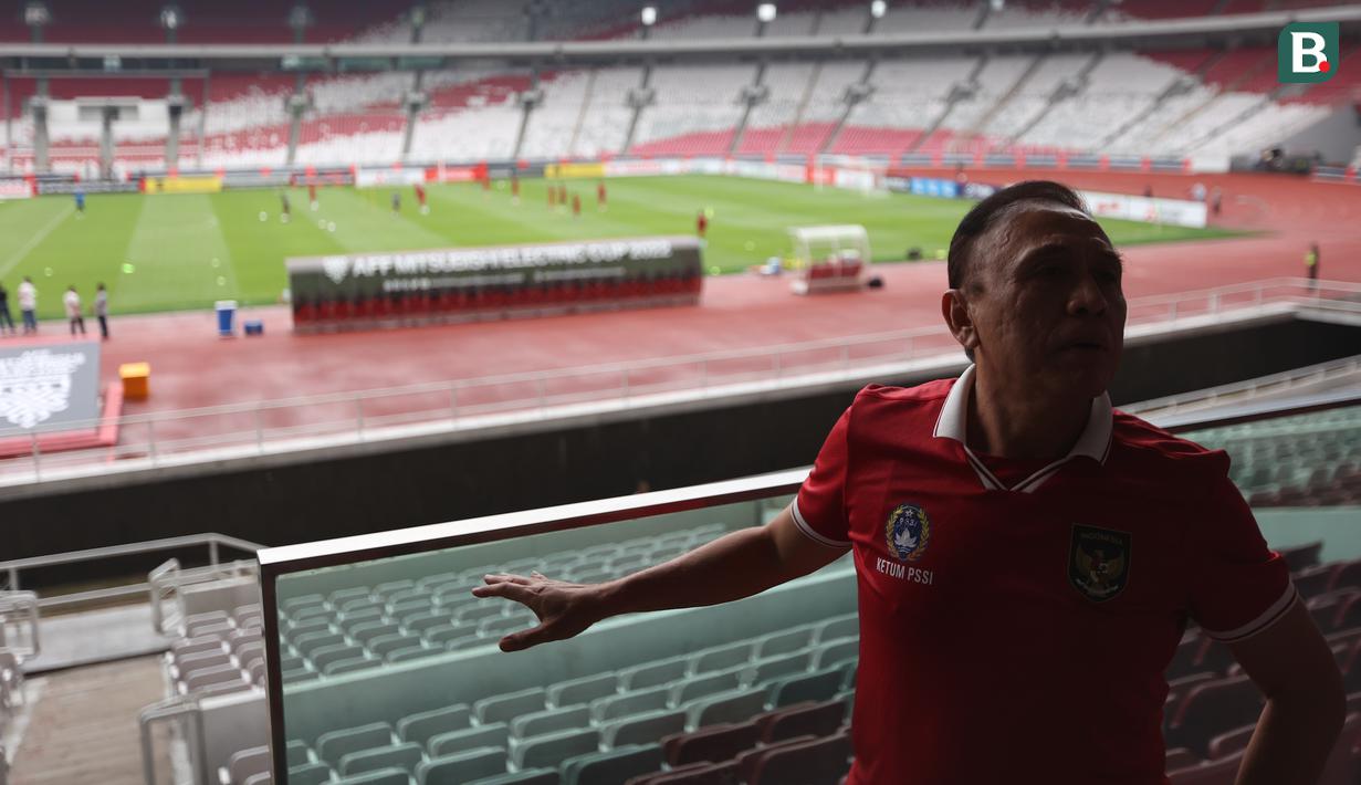<p>Ketua PSSI, Mochamad Iriawan meninjau kesiapan Stadion Utama Gelora Bung Karno (SUGBK) menjelang laga perdana Timnas Indonesia melawan Timnas Kamboja pada perhelatan Piala AFF 2022, Kamis (22/12/2022). (Bola.com/Bagaskara Lazuardi)</p>