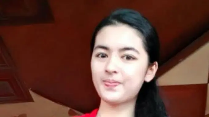 [Bintang] Brenda Rela Jadi Kuli dan Supir Angkot 