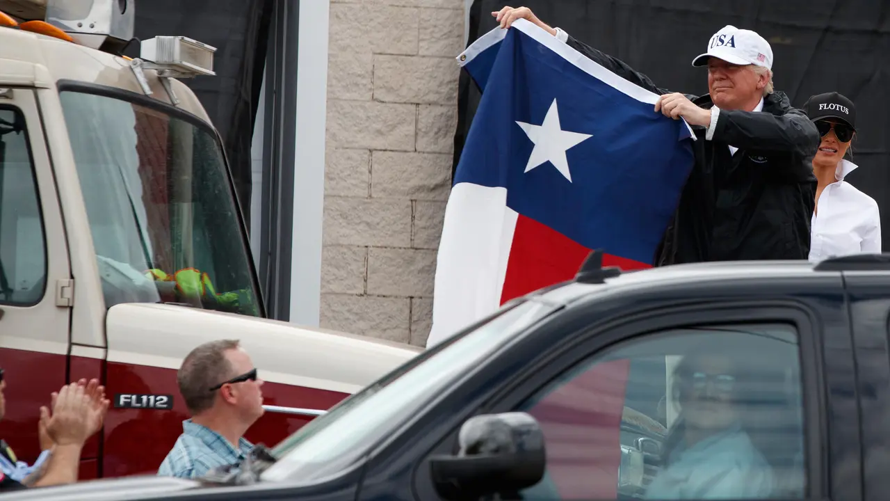 Trump Cek Lokasi Badai Harvey di Texas